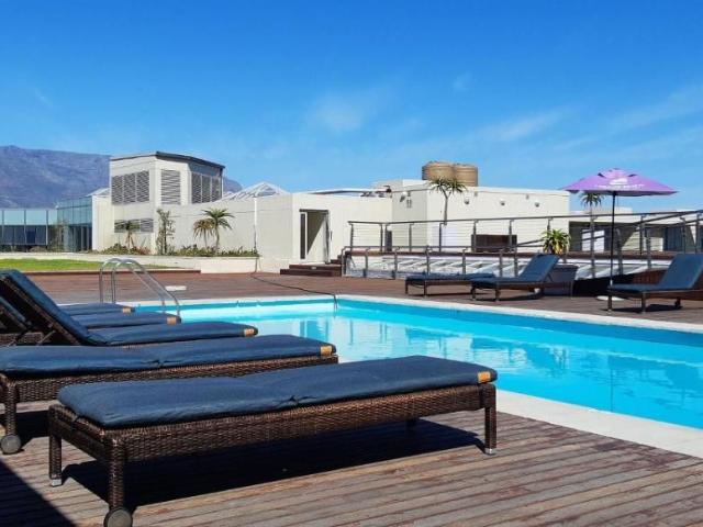 2 Bedroom apartment to rent in Lagoon Beach, Milnerton