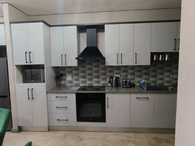 2 Bedroom Apartment to Rent in Menlo Park