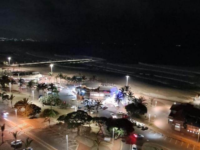 2 Bedroom apartment to rent in North Beach, Durban