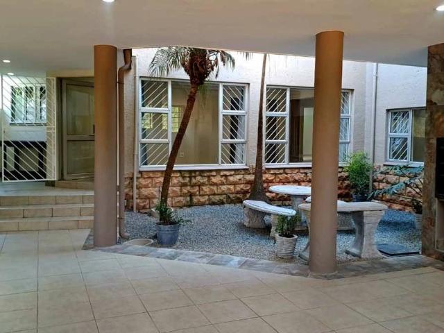 2 Bedroom Apartment to Rent in Newlands
