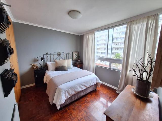 2 Bedroom apartment to rent in Sea Point, Cape Town