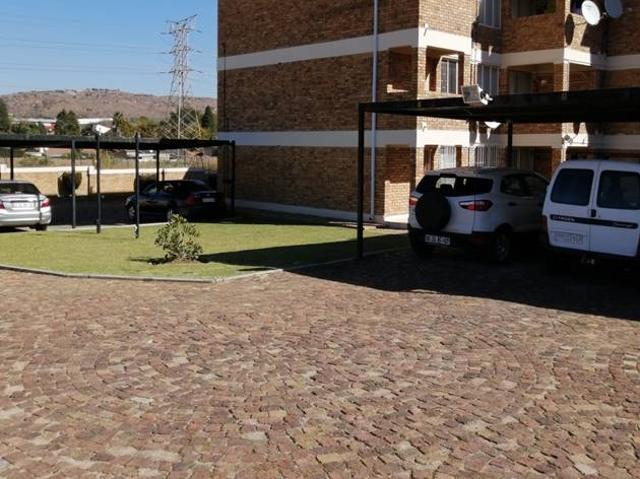 2 Bedroom Apartment to rent in Strubensvallei
