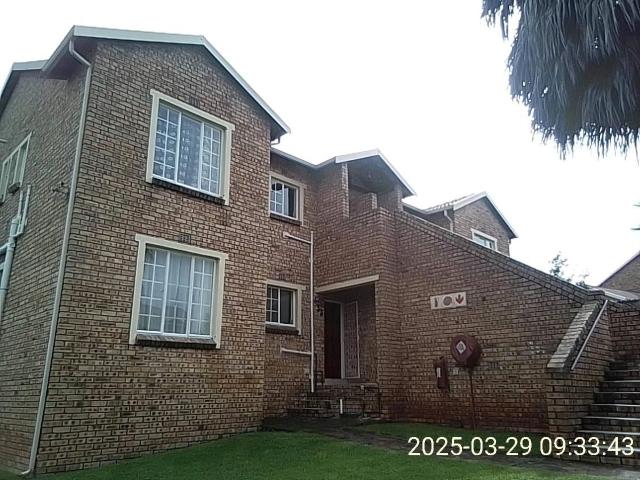 2 Bedroom apartment to rent in Strubensvallei, Roodepoort