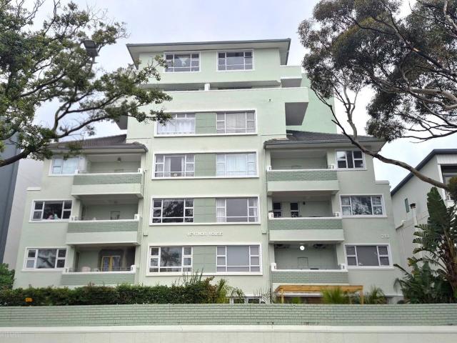 2 Bedroom apartment to rent in Three Anchor Bay, Cape Town