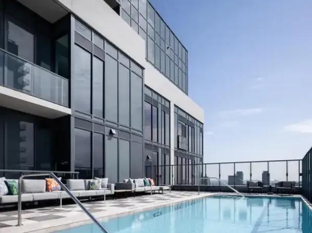 2 Bedroom Apartment Toronto ON 104178759