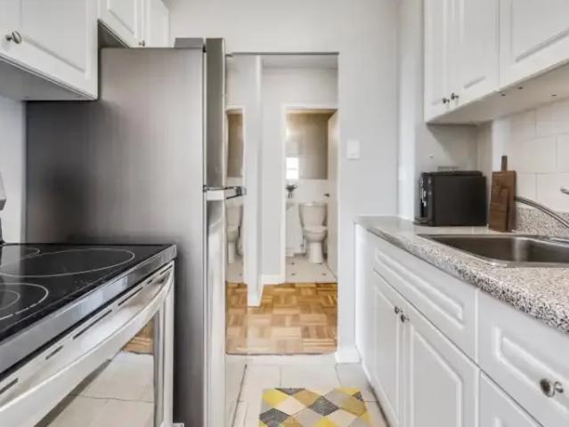 2 Bedroom Apartment Toronto ON 104179035