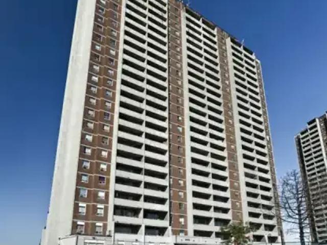 2 Bedroom Apartment Toronto ON 104597075