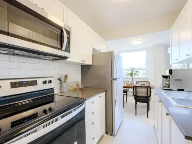 2 Bedroom Apartment Toronto ON 104840216