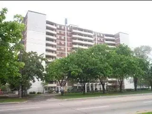 2 Bedroom Apartment Toronto ON 104875613