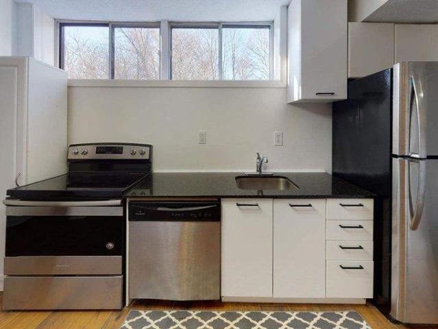 2 Bedroom Apartment Toronto ON 101366189