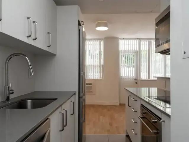 2 Bedroom Apartment Toronto ON 102700467