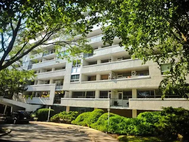 2 Bedroom Apartment Toronto ON 102794657