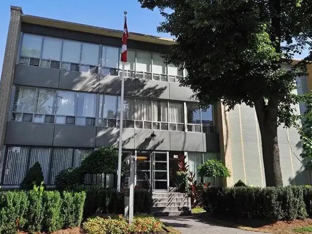 2 Bedroom Apartment Toronto ON 102794781