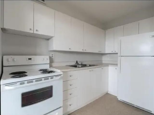 2 Bedroom Apartment Toronto ON 102845600