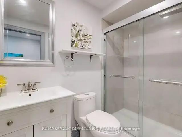 2 Bedroom Apartment Toronto ON 103338336