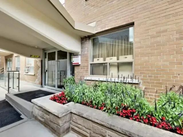 2 Bedroom Apartment Toronto ON 103573996