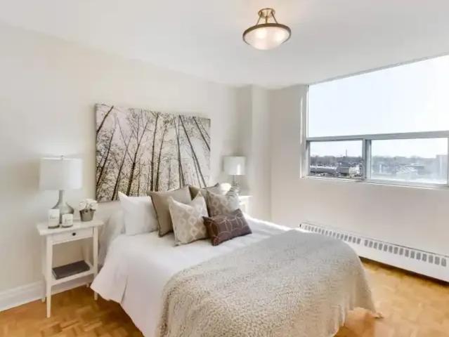 2 Bedroom Apartment Toronto ON 103651145