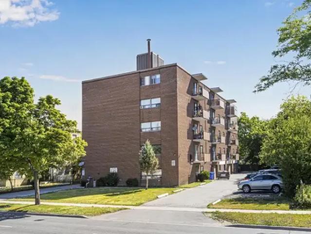 2 Bedroom Apartment Toronto ON 103694955