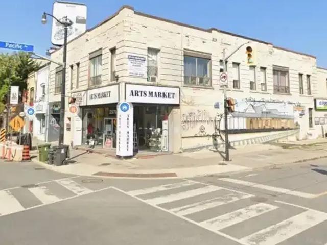 2 Bedroom Apartment Toronto ON 103739825
