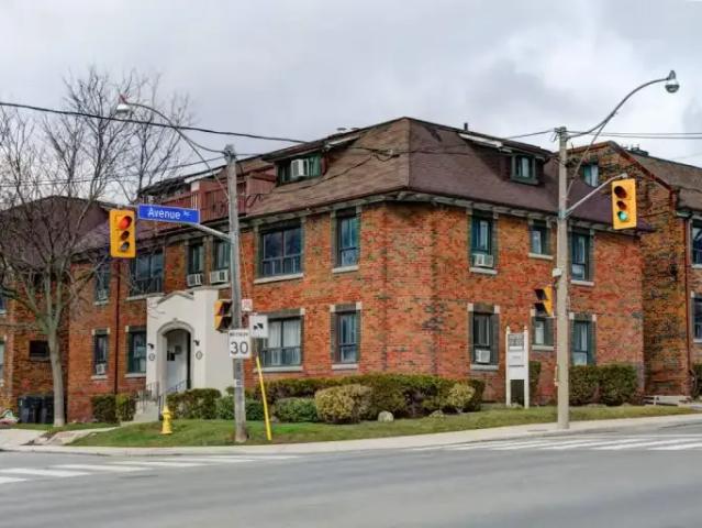 2 Bedroom Apartment Toronto ON 103839284