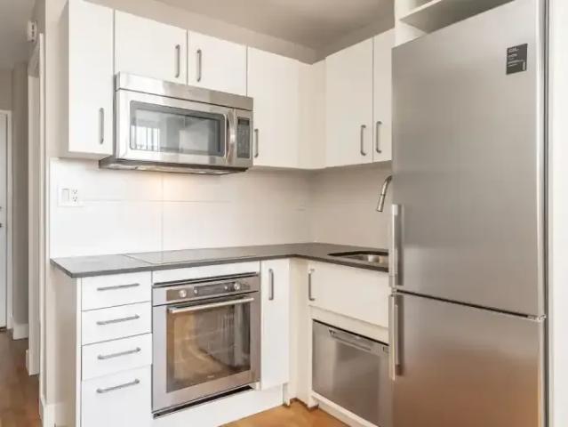 2 Bedroom Apartment Toronto ON 89328479