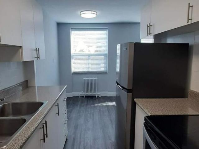 2 Bedroom Apartment Toronto ON 98309523