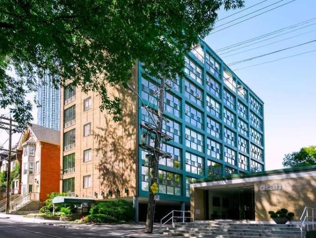 2 Bedroom Apartment Toronto ON LS96249403