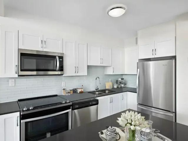 2 Bedroom Apartment Toronto ON LS96979593