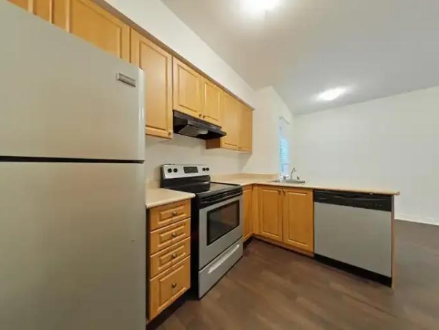 2 Bedroom Apartment Toronto ON LS98747816