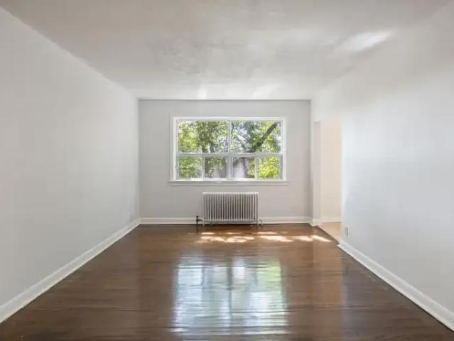 2 Bedroom Apartment Toronto ON LS104956427