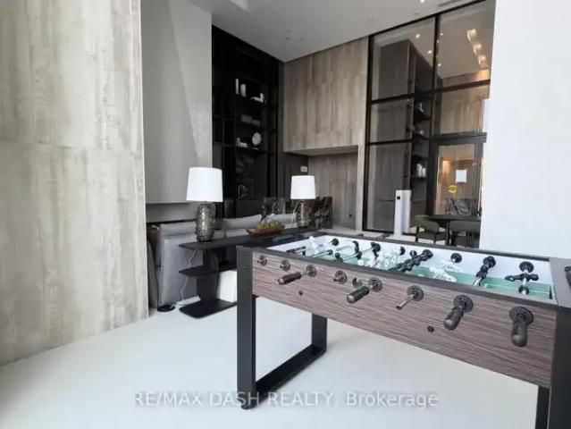 2 Bedroom Apartment Vaughan ON 102204294