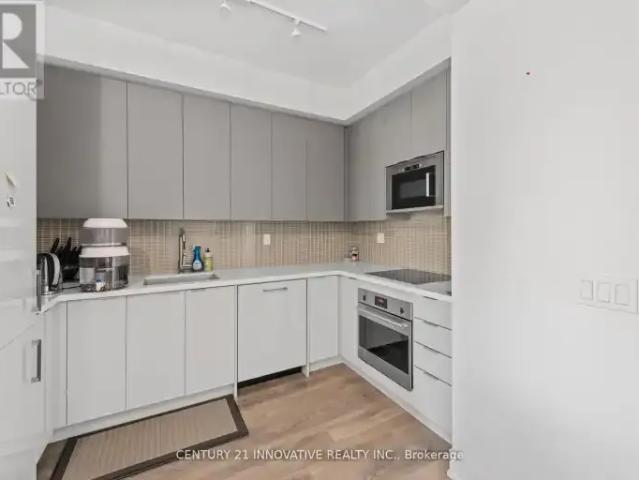 2 Bedroom Apartment Vaughan ON 102306796