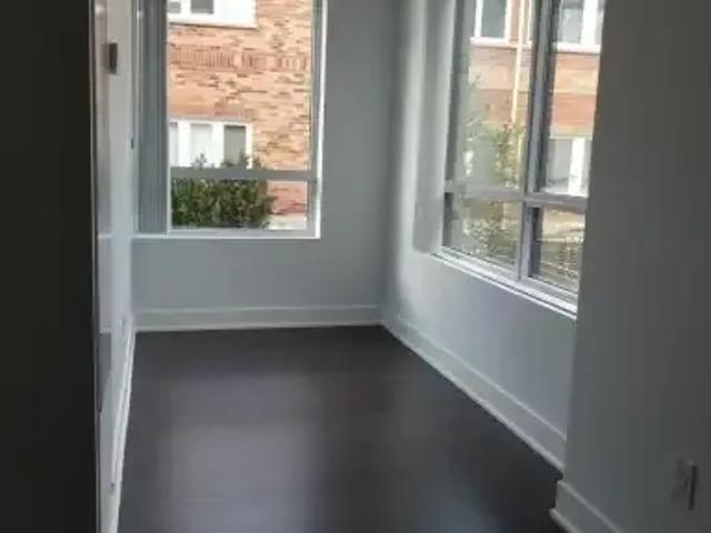 2 Bedroom Apartment Vaughan ON 102701614