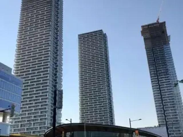 2 Bedroom Apartment Vaughan ON 102847477