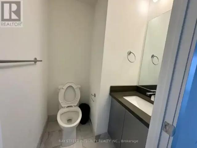 2 Bedroom Apartment Vaughan ON LS100444560