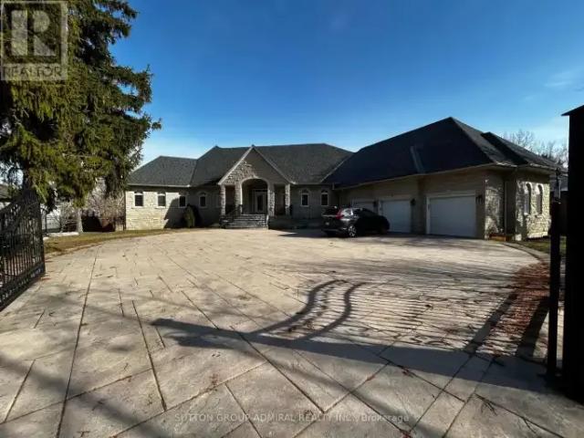 2 Bedroom Apartment Vaughan ON LS100444600