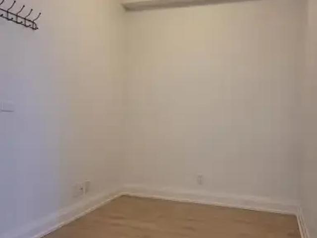 2 Bedroom Apartment Vaughan ON LS102794997