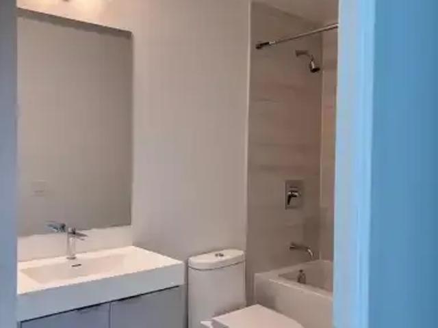 2 Bedroom Apartment Vaughan ON LS103091748