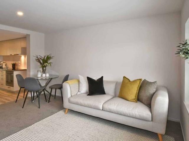 2 Bedroom apartment, Waltham
