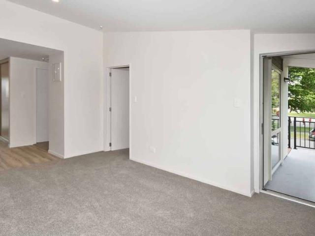 2 Bedroom apartment, Waltham
