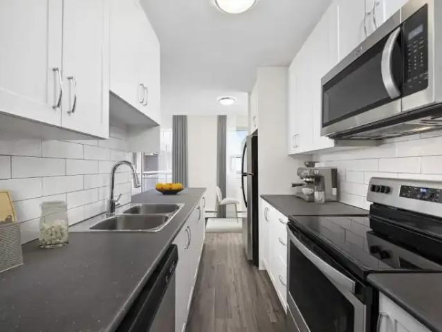 2 Bedroom Apartment Waterloo ON LS98630627