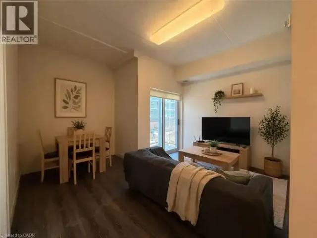 2 Bedroom Apartment Waterloo ON 102339264