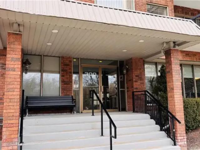 2 Bedroom Apartment Waterloo ON 103920673