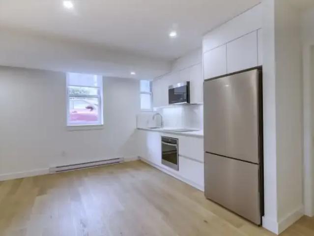 2 Bedroom Apartment Westmount QC LS102338798