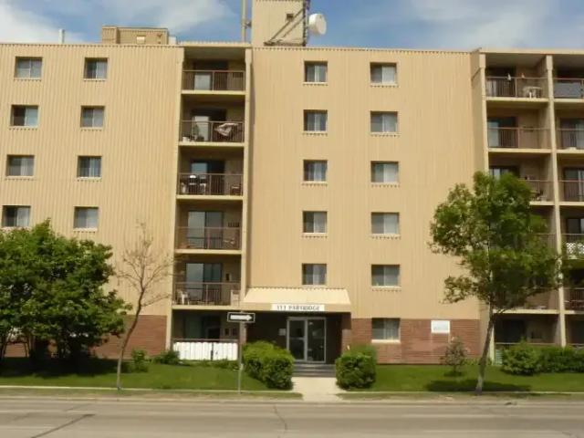 2 Bedroom Apartment Winnipeg MB 100807428