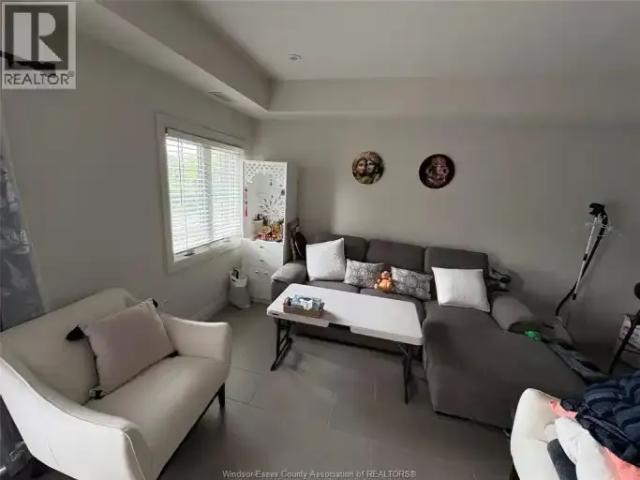 2 Bedroom Apartment Windsor ON 104471044