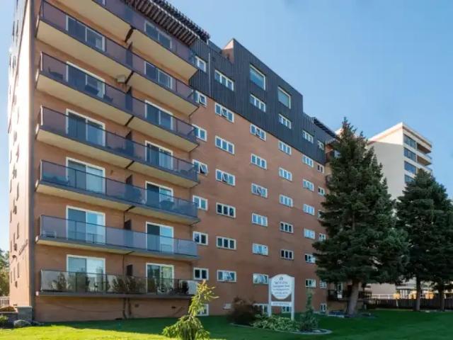 2 Bedroom Apartment Windsor ON 104939511