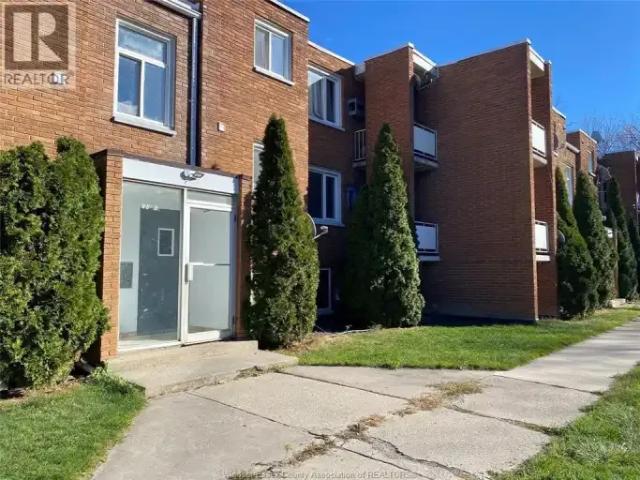 2 Bedroom Apartment Windsor ON 104957703