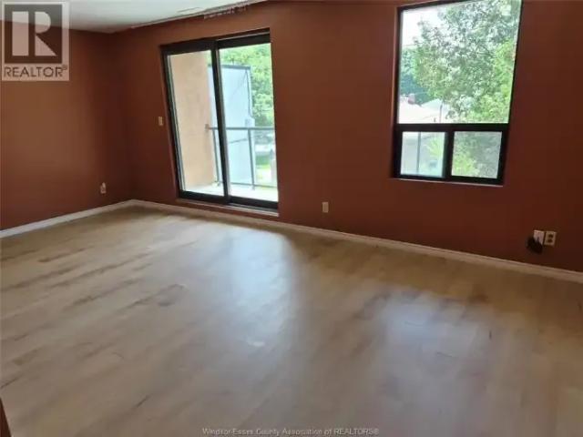 2 Bedroom Apartment Windsor ON 105118894