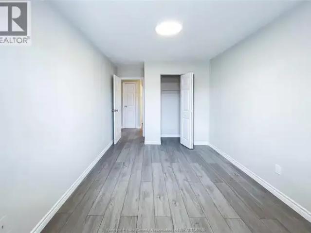 2 Bedroom Apartment Windsor ON 101877656